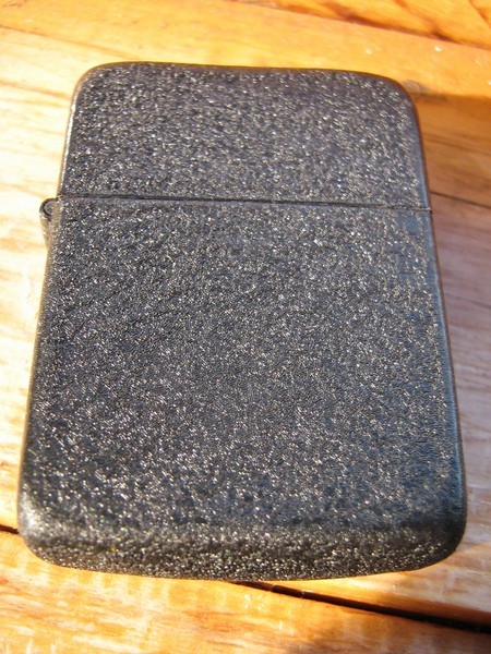 Zippo Black Crackle времен Второй Мировой войны, общий вид